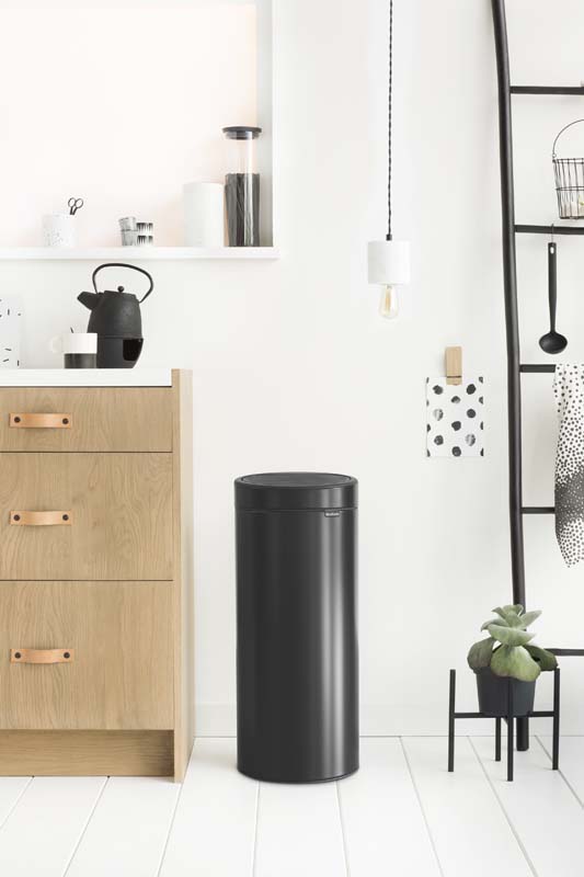 Touch bin New 30 liter, Brabantia - mat zwart